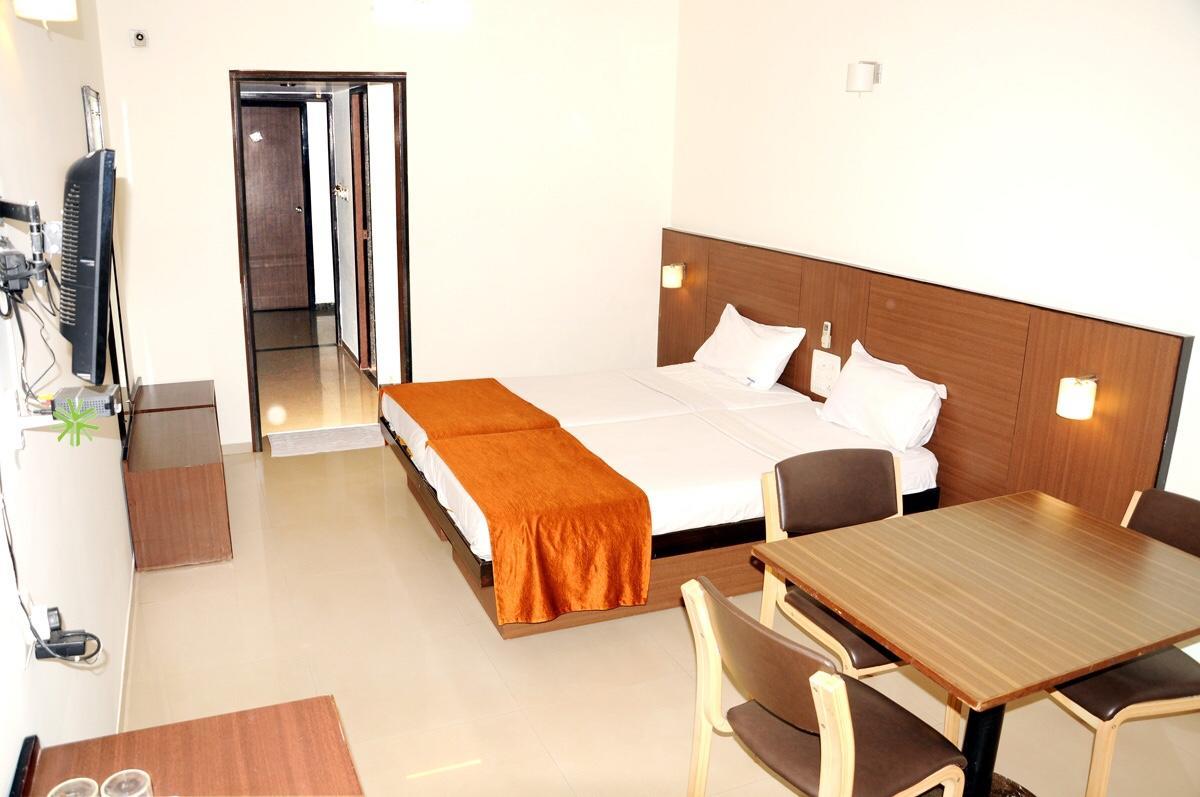 Century Executive Hotel Udupi Bagian luar foto