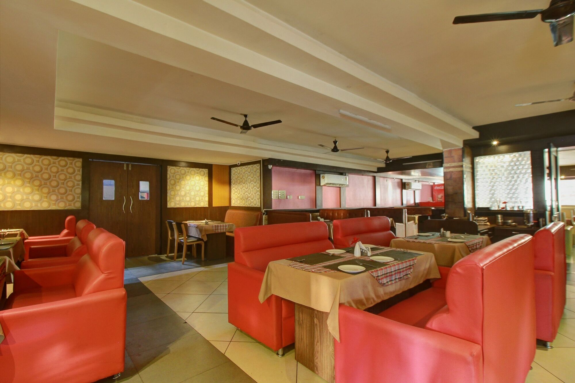Century Executive Hotel Udupi Bagian luar foto
