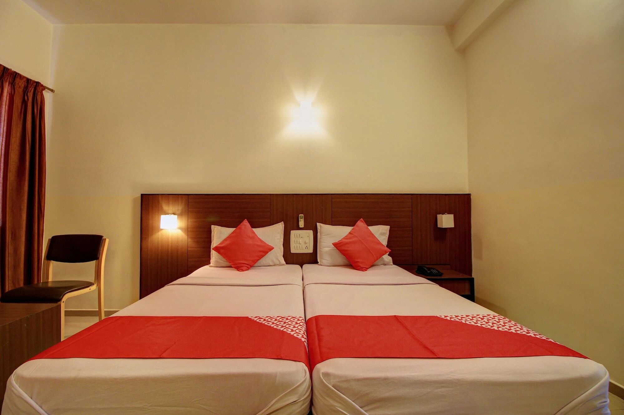 Century Executive Hotel Udupi Bagian luar foto